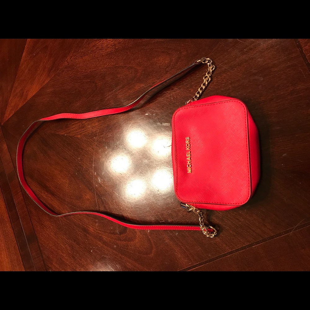 MK cross body